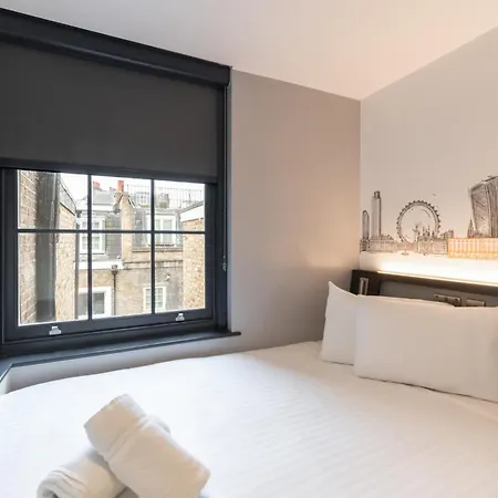 Easyhotel Victoria Лондон Экстерьер фото