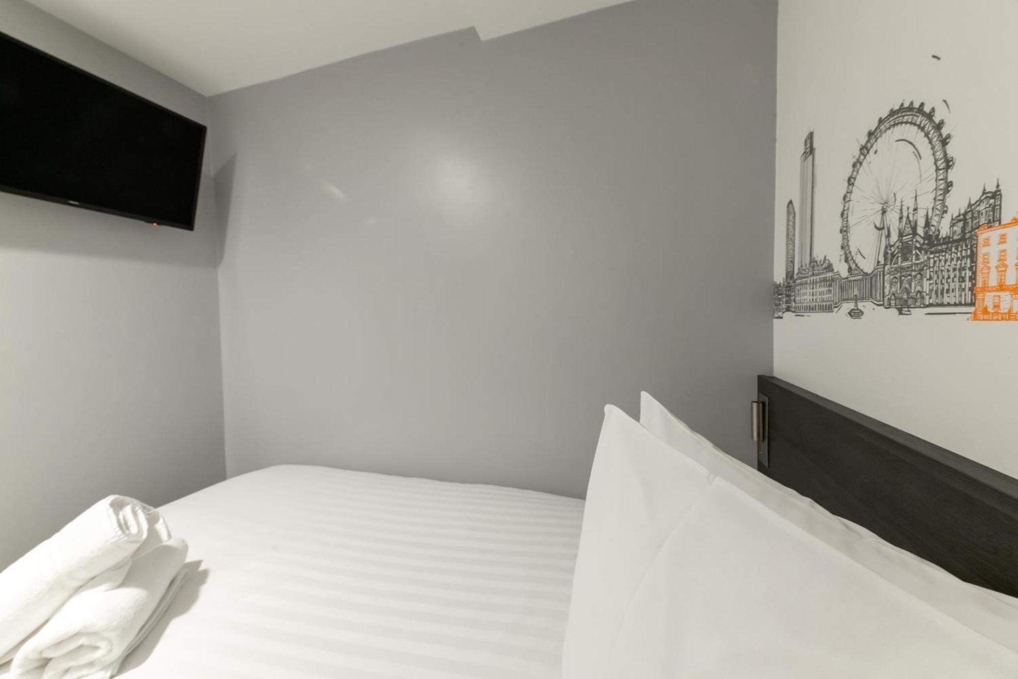 Отель Easyhotel Victoria Лондон
