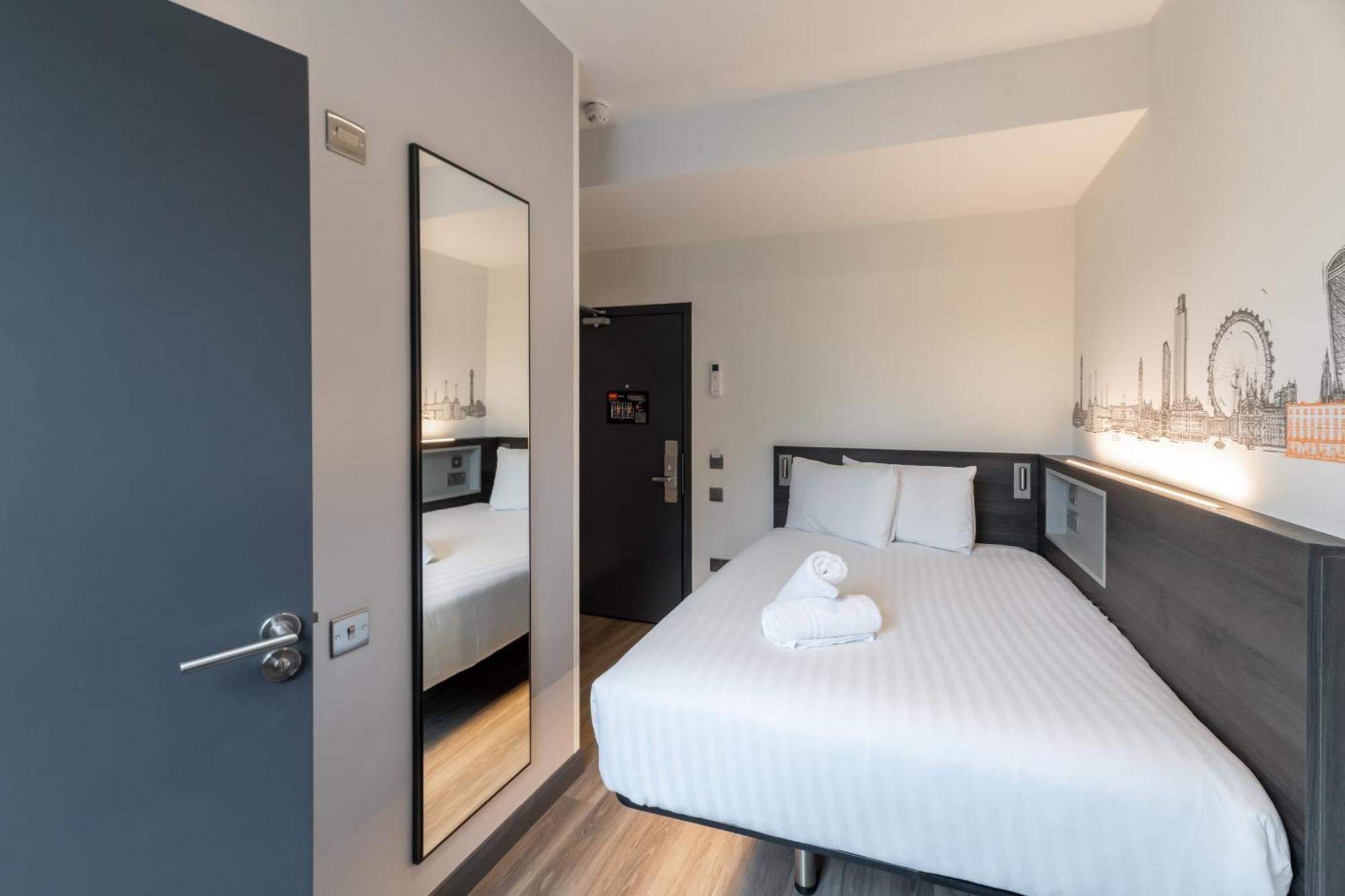 Easyhotel Victoria Отель 2*