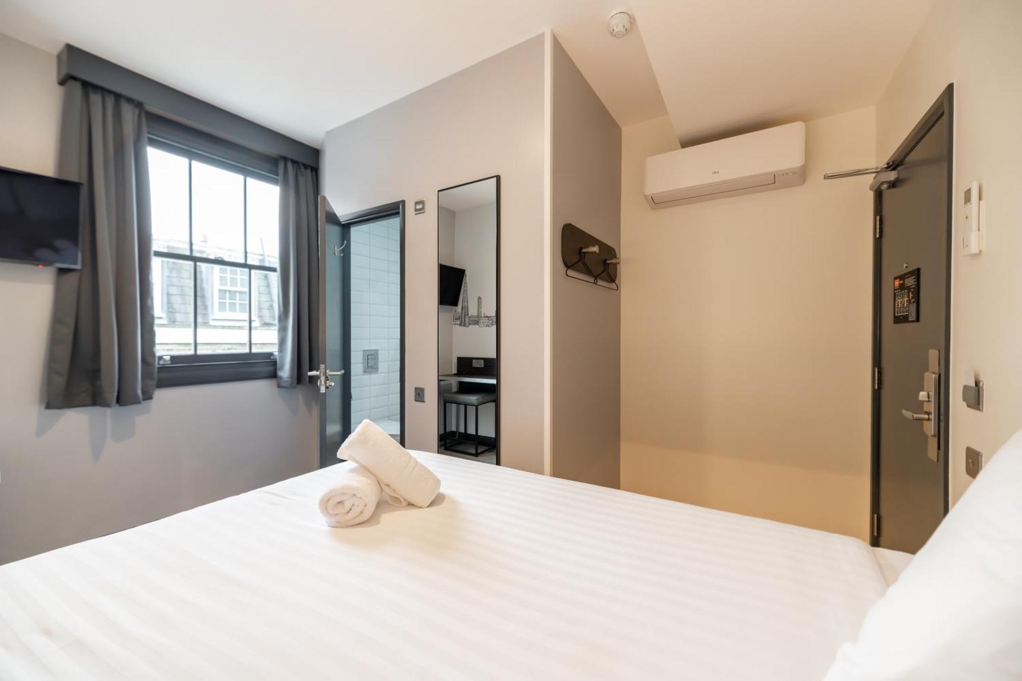 Отель Easyhotel Victoria Лондон