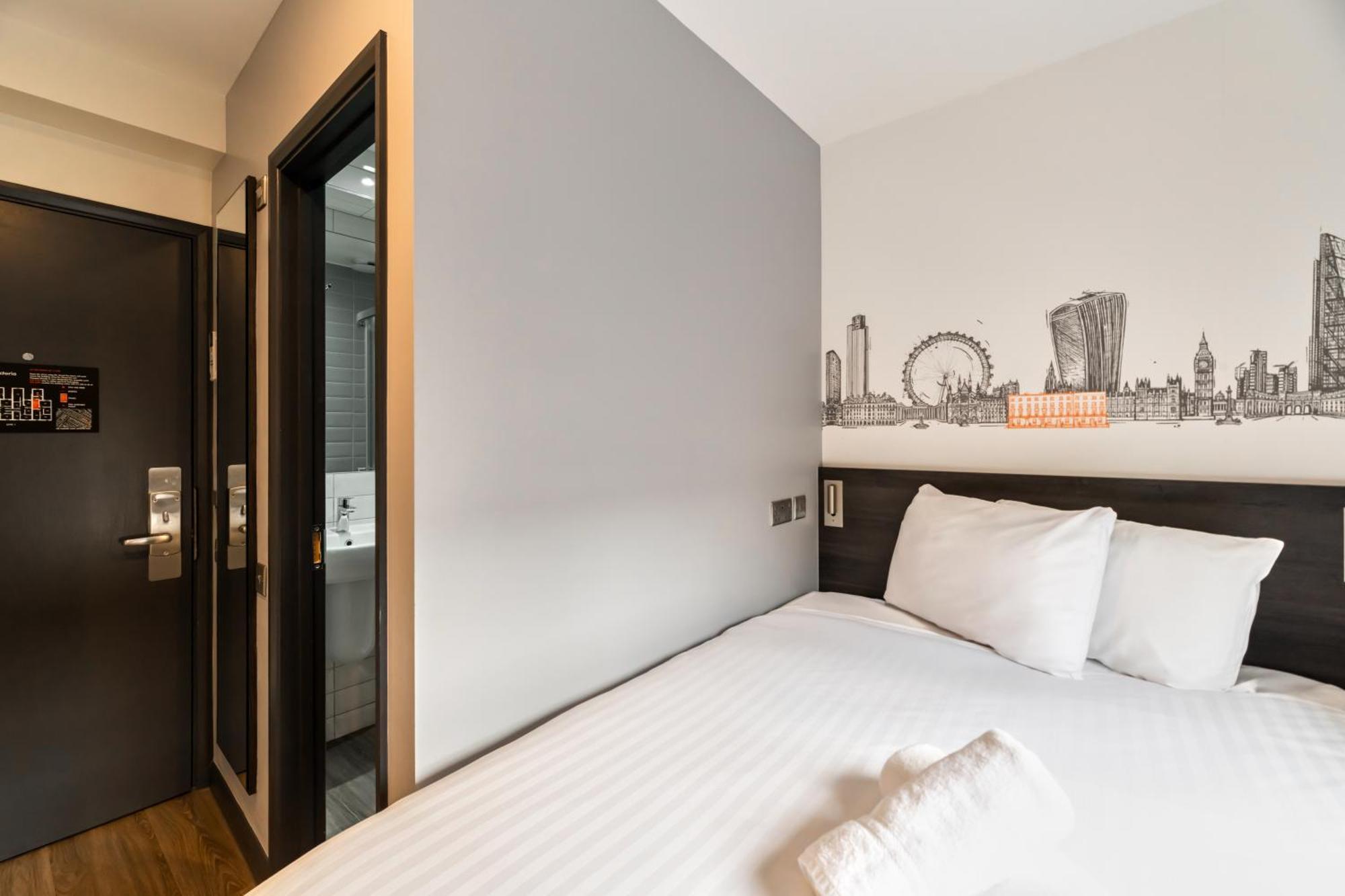 Easyhotel Victoria Лондон