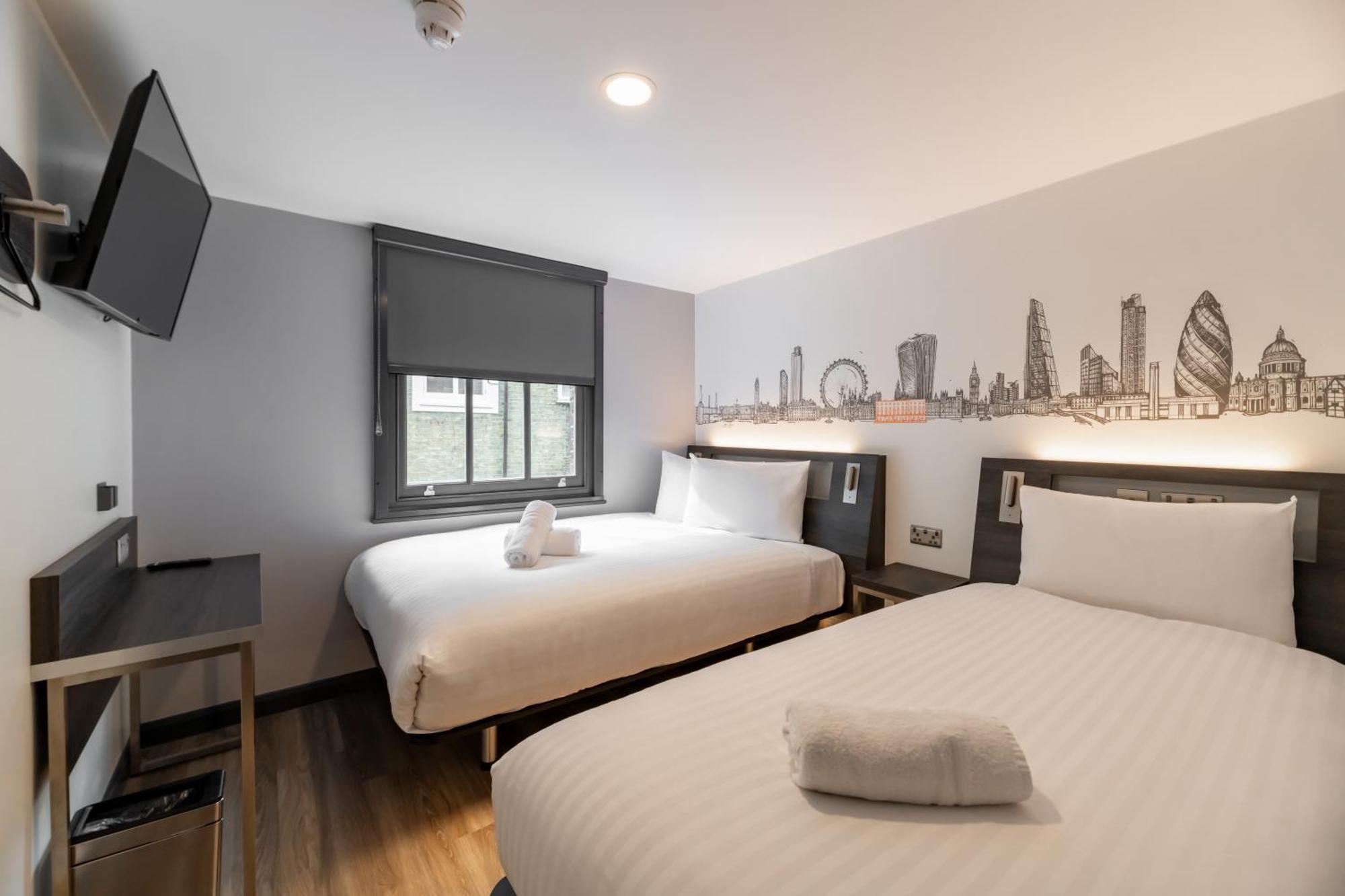 Easyhotel Victoria Отель 2*