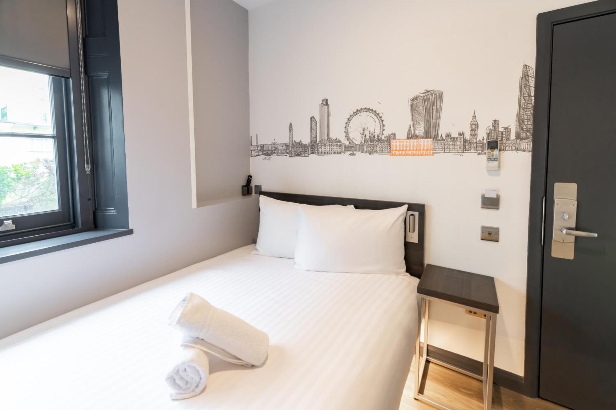 Easyhotel Victoria Отель 2*