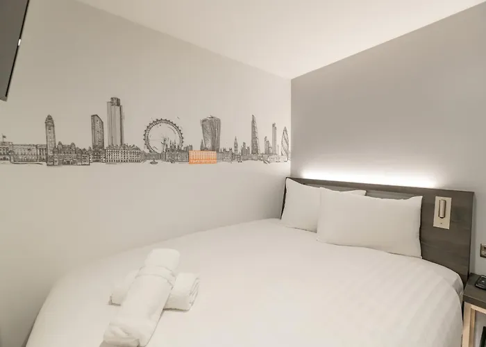 Easyhotel Victoria