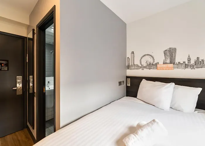Easyhotel Victoria