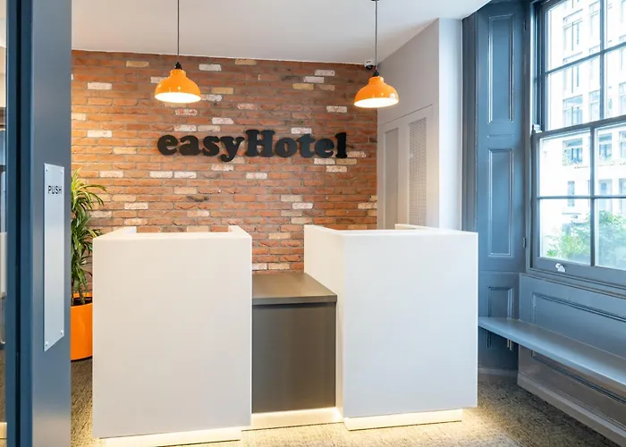 Easyhotel Victoria
